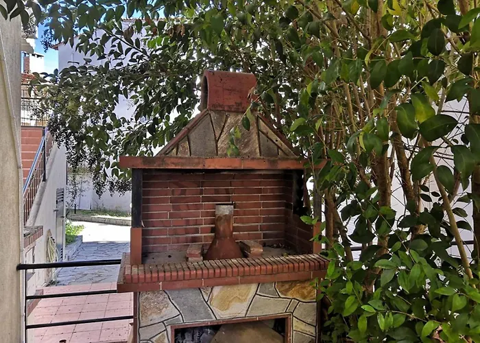 Artan's Garden House *