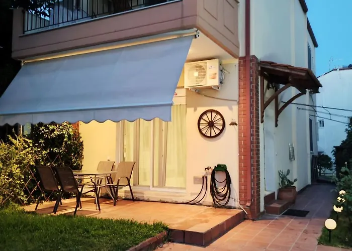 Feriehus Artan's Garden House *